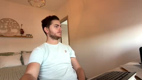 Snapshot of syl092 chatting on 01/19/26, 01:15 syl092 online show from 01/19/26, 01:15