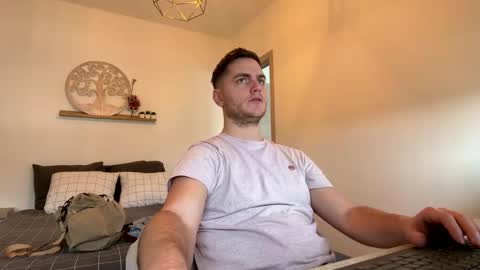 Snapshot of syl092 chatting on 02/12/26, 10:54 syl092 online show from 02/12/26, 10:54