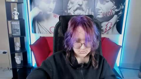 Snapshot of syllviareed chatting on 12/18/25, 07:14 syllviareed online show from 12/18/25, 07:14