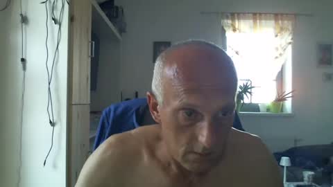 Snapshot of sylverstart92 chatting on 07/18/26, 04:55 sylverstart92 online show from 07/18/26, 04:55