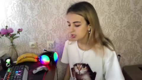 Emily online show from 05/25/26, 03:18