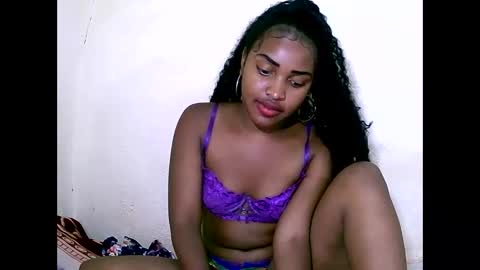 sylviasexy27 online show from 01/01/25, 05:33