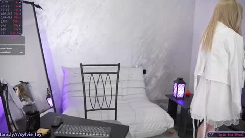 Sylvie online show from 10/18/25, 11:38