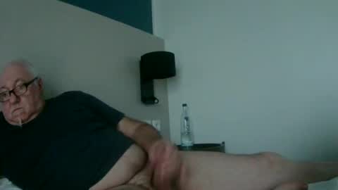 Snapshot of synek65 chatting on 01/17/25, 03:43 synek65 online show from 01/17/25, 03:43