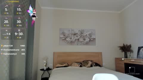 Snapshot of synop_sis chatting on 09/10/25, 08:36 Mila online show from 09/10/25, 08:36