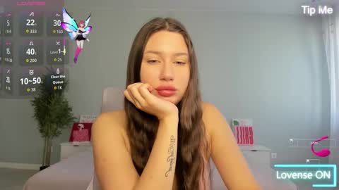 Snapshot of synop_sis chatting on 10/21/25, 02:12 Mila online show from 10/21/25, 02:12