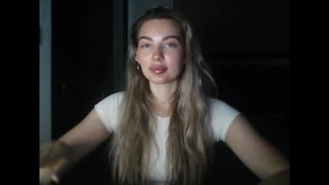 Snapshot of syrami chatting on 02/19/26, 12:12 syrami online show from 02/19/26, 12:12