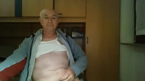 Snapshot of t5519t chatting on 10/04/25, 02:09 t5519t online show from 10/04/25, 02:09