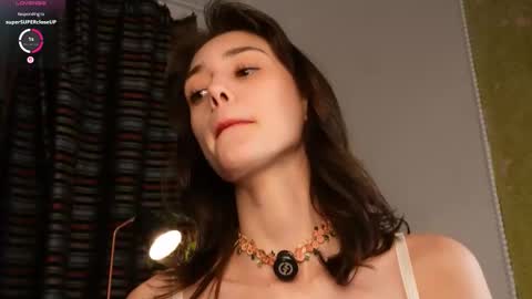 Snapshot of t_tragedienne chatting on 10/28/25, 01:47 Heeey im Helena3 -- fav555100333 -- pvts only premium and after my public show 3 online show from 10/28/25, 01:47