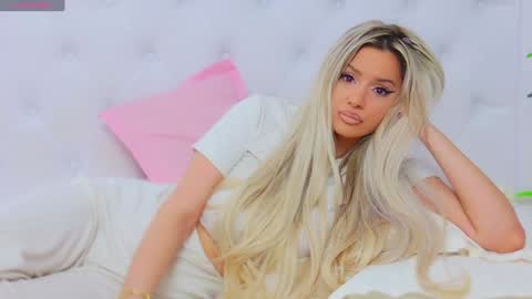 Snapshot of taahiraarabian chatting on 01/29/25, 04:41 Arianna online show from 01/29/25, 04:41