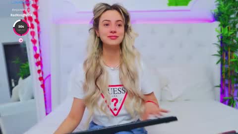 Snapshot of taahiraarabian chatting on 03/08/25, 06:21 Arianna online show from 03/08/25, 06:21