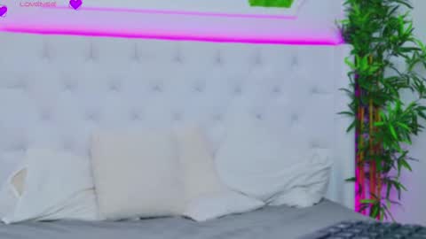 Snapshot of taahiraarabian chatting on 03/12/25, 01:51 Arianna online show from 03/12/25, 01:51