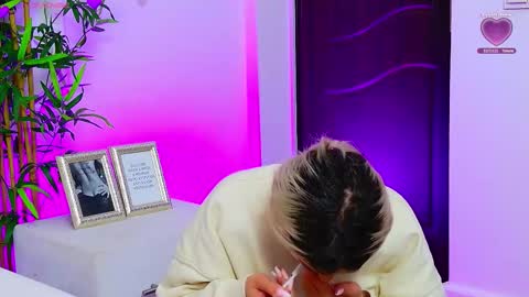 Snapshot of taahiraarabian chatting on 09/25/25, 12:09 Arianna online show from 09/25/25, 12:09