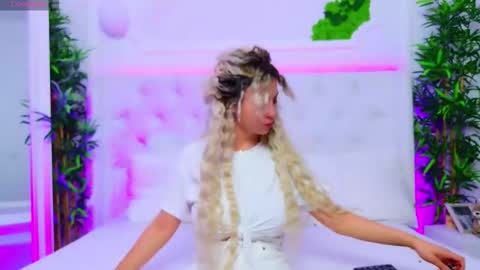 Snapshot of taahiraarabian chatting on 11/03/25, 01:12 Arianna online show from 11/03/25, 01:12