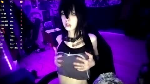 Lina online show from 04/15/26, 07:58