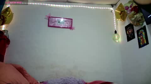 Snapshot of tahira_1 chatting on 03/12/25, 09:55 3 online show from 03/12/25, 09:55