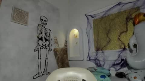 Tahira online show from 10/22/25, 08:08