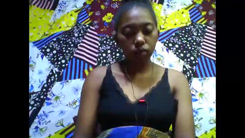 Snapshot of tahiriniah chatting on 10/24/25, 02:52 tahiriniah online show from 10/24/25, 02:52