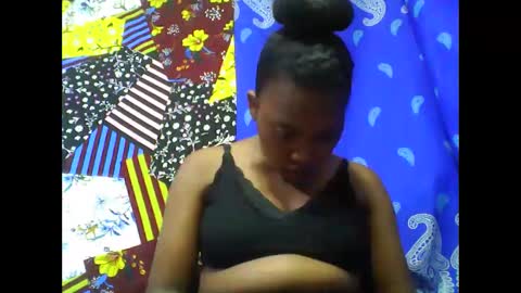 Snapshot of tahiriniah chatting on 11/03/25, 06:36 tahiriniah online show from 11/03/25, 06:36