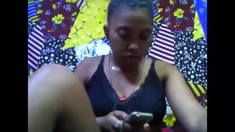 Snapshot of tahiriniah chatting on 11/12/25, 09:21 tahiriniah online show from 11/12/25, 09:21