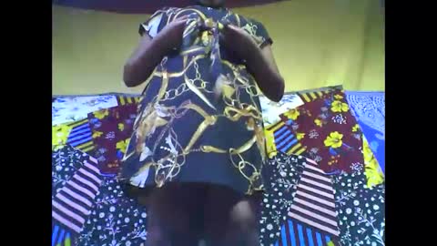 Snapshot of tahiriniah chatting on 11/23/25, 05:51 tahiriniah online show from 11/23/25, 05:51