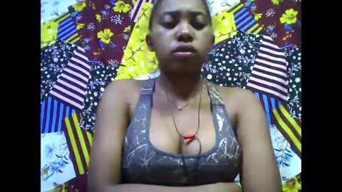 Snapshot of tahiriniah chatting on 11/29/25, 05:05 tahiriniah online show from 11/29/25, 05:05