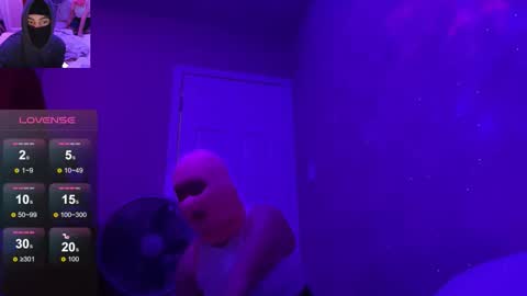 Snapshot of tainodaddy chatting on 12/15/25, 07:23 tainodaddy online show from 12/15/25, 07:23