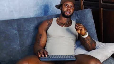 Tairon Tucke online show from 01/14/25, 12:22