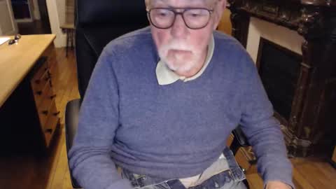 Snapshot of taisabaki54 chatting on 10/27/25, 08:46 taisabaki54 online show from 10/27/25, 08:46