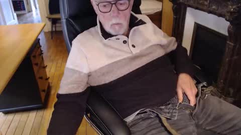 taisabaki54 online show from 12/04/25, 12:36