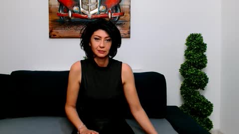 Taissa1 online show from 10/11/25, 10:30