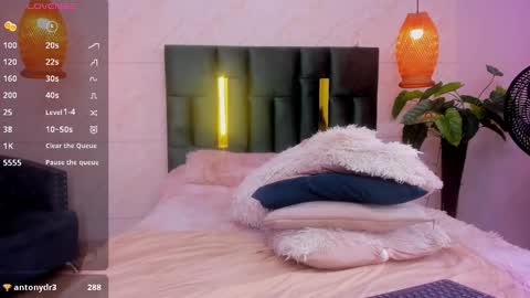 Taissa online show from 03/09/25, 04:22