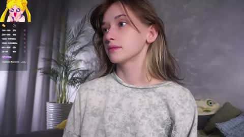 Mia online show from 04/17/26, 01:08