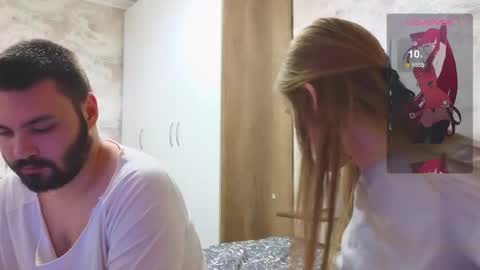 taiti_fox_cub online show from 10/12/25, 05:01