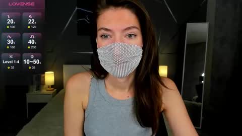 Snapshot of take_me_to_moon chatting on 11/12/25, 01:39 Sasha online show from 11/12/25, 01:39