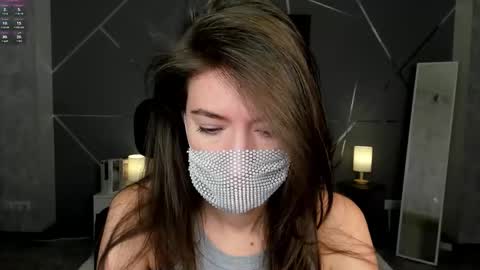 Snapshot of take_me_to_moon chatting on 12/01/25, 01:32 Sasha online show from 12/01/25, 01:32