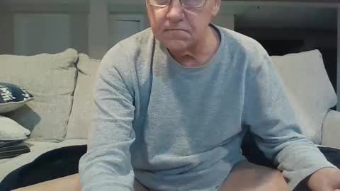 Snapshot of takeitalldown101 chatting on 02/15/25, 09:16 takeitalldown101 online show from 02/15/25, 09:16