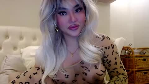 Lena online show from 02/18/25, 02:49