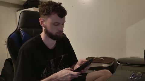 Snapshot of talenjames13 chatting on 11/08/25, 07:23 TalenJames13 online show from 11/08/25, 07:23