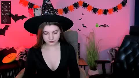 Snapshot of talia_seduce chatting on 10/24/25, 09:06 talia_seduce online show from 10/24/25, 09:06