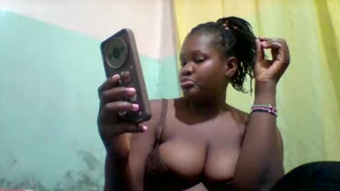 Snapshot of taliah254 chatting on 04/25/26, 01:41 taliah254 online show from 04/25/26, 01:41