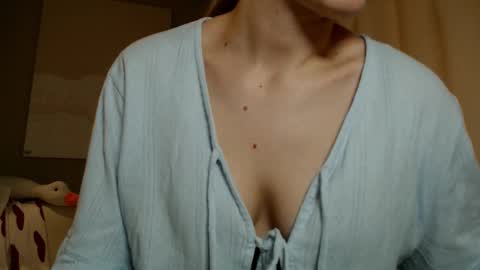 Snapshot of taliiyafiredream chatting on 02/05/25, 12:38 Kira online show from 02/05/25, 12:38