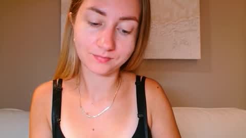 Snapshot of taliiyafiredream chatting on 10/22/25, 06:02 Kira online show from 10/22/25, 06:02