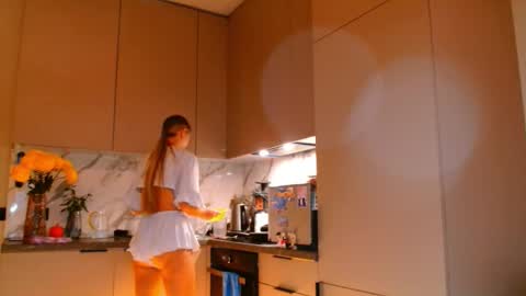 Snapshot of taliiyafiredream chatting on 11/15/25, 05:49 Kira online show from 11/15/25, 05:49