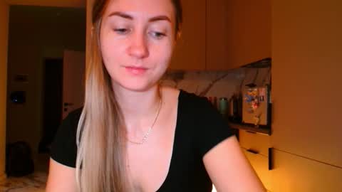 Snapshot of taliiyafiredream chatting on 11/25/25, 08:58 Kira online show from 11/25/25, 08:58