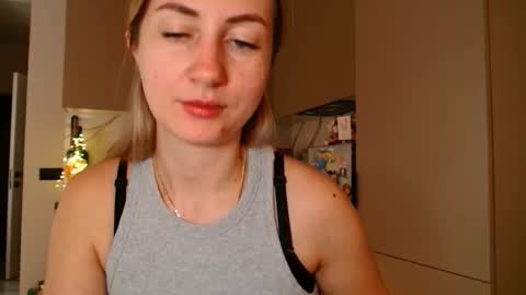  Kira  online show from 03/13/26, 08:32