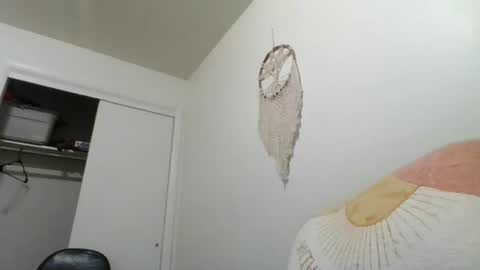 Lily Rhoades online show from 04/13/26, 08:20