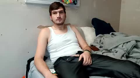 Snapshot of tallerandhandsomer chatting on 11/16/25, 08:20 tallerandhandsomer online show from 11/16/25, 08:20