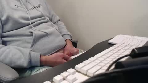 Snapshot of tallguysfbay chatting on 03/05/25, 03:40 tallguysfbay online show from 03/05/25, 03:40