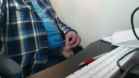 Snapshot of tallguysfbay chatting on 03/11/25, 06:19 tallguysfbay online show from 03/11/25, 06:19